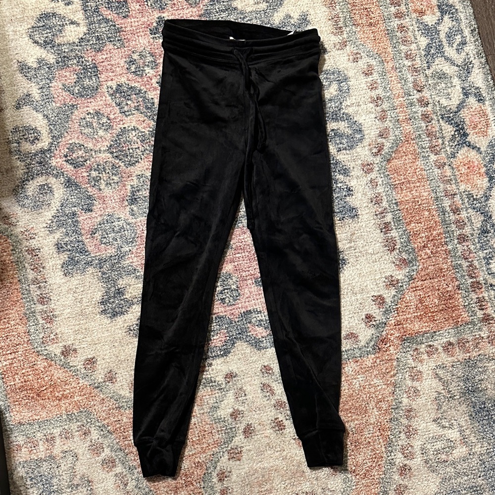 American Eagle Outfitters  Black Velvet Joggers Leggings